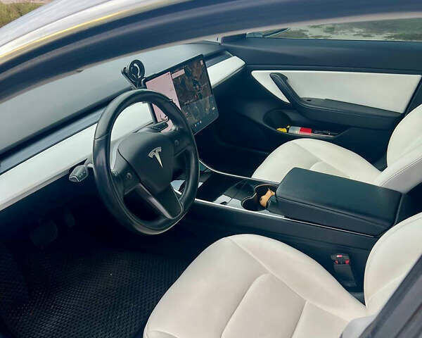 Белый Тесла Модель 3, объемом двигателя 0 л и пробегом 221 тыс. км за 17500 $, фото 6 на Automoto.ua