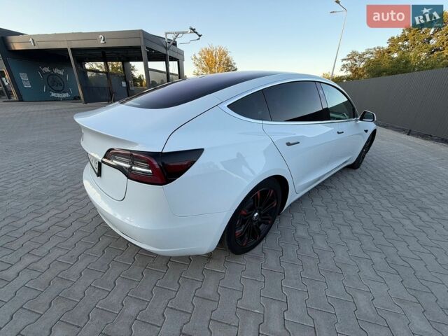 Белый Тесла Модель 3, объемом двигателя 0 л и пробегом 240 тыс. км за 18000 $, фото 22 на Automoto.ua