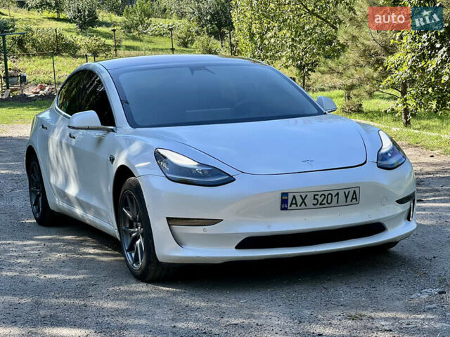 Белый Тесла Модель 3, объемом двигателя 0 л и пробегом 176 тыс. км за 16000 $, фото 4 на Automoto.ua