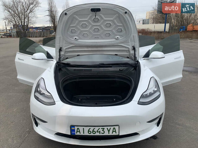 Тесла Модель 3 2018 у Києві на Automoto.ua Білий Тесла Модель 3, об'ємом двигуна 0 л та пробігом 65 тис. км за 15300 $, фото 27 на Automoto.ua