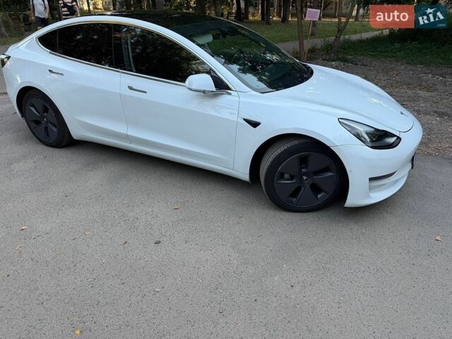Білий Тесла Модель 3, об'ємом двигуна 0 л та пробігом 98 тис. км за 17400 $, фото 4 на Automoto.ua