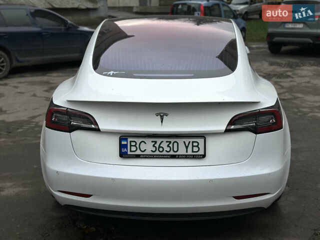 Тесла Модель 3 2018 у Львові на Automoto.ua Білий Тесла Модель 3, об'ємом двигуна 0 л та пробігом 173 тис. км за 15300 $, фото 4 на Automoto.ua