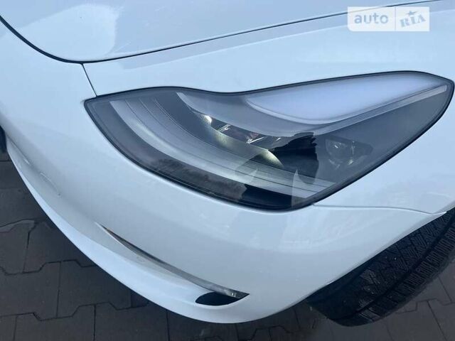 Белый Тесла Модель 3, объемом двигателя 0 л и пробегом 92 тыс. км за 22999 $, фото 14 на Automoto.ua