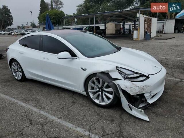 Білий Тесла Модель 3, об'ємом двигуна 0 л та пробігом 41 тис. км за 6000 $, фото 3 на Automoto.ua