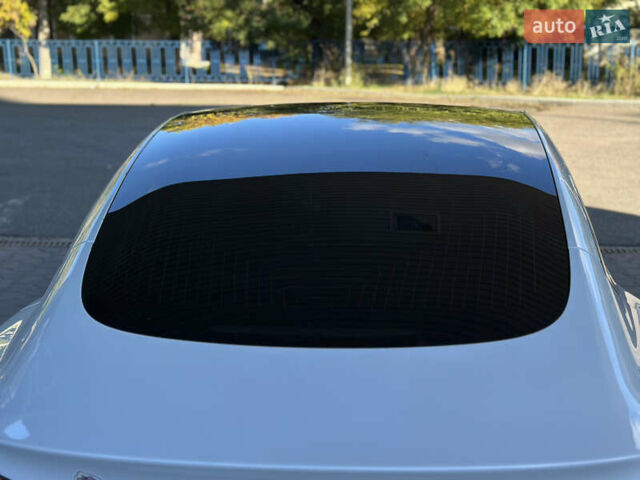 Білий Тесла Модель 3, об'ємом двигуна 0 л та пробігом 137 тис. км за 16400 $, фото 9 на Automoto.ua