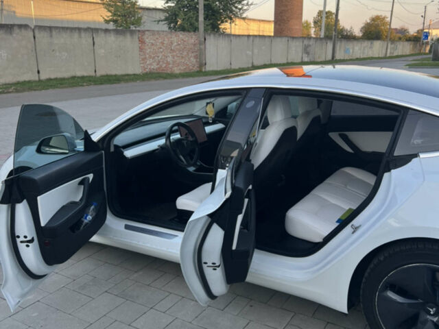 Белый Тесла Модель 3, объемом двигателя 0 л и пробегом 133 тыс. км за 17500 $, фото 11 на Automoto.ua