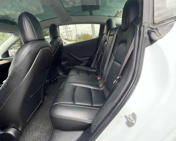 Белый Тесла Модель 3, объемом двигателя 0 л и пробегом 151 тыс. км за 17300 $, фото 15 на Automoto.ua
