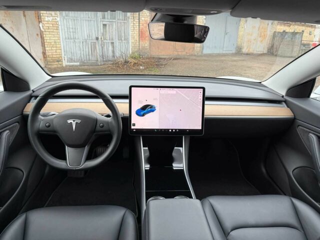 Білий Тесла Модель 3, об'ємом двигуна 0 л та пробігом 93 тис. км за 15800 $, фото 23 на Automoto.ua