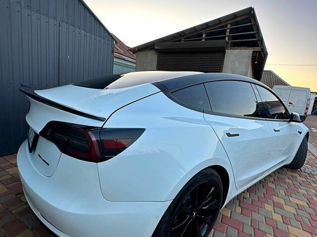 Белый Тесла Модель 3, объемом двигателя 0.26 л и пробегом 91 тыс. км за 19000 $, фото 2 на Automoto.ua