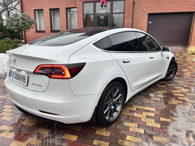Белый Тесла Модель 3, объемом двигателя 0 л и пробегом 149 тыс. км за 16900 $, фото 4 на Automoto.ua