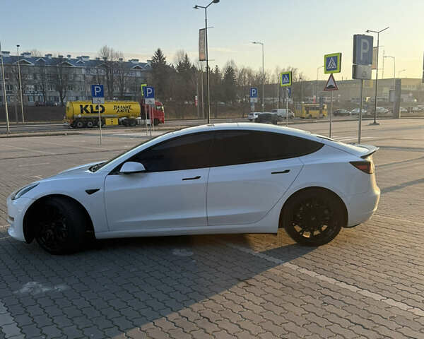 Белый Тесла Модель 3, объемом двигателя 0 л и пробегом 130 тыс. км за 19700 $, фото 7 на Automoto.ua