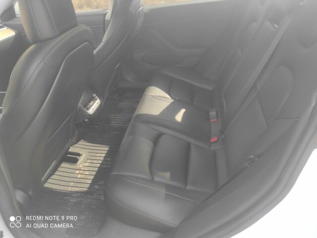 Білий Тесла Модель 3, об'ємом двигуна 0 л та пробігом 51 тис. км за 18500 $, фото 10 на Automoto.ua