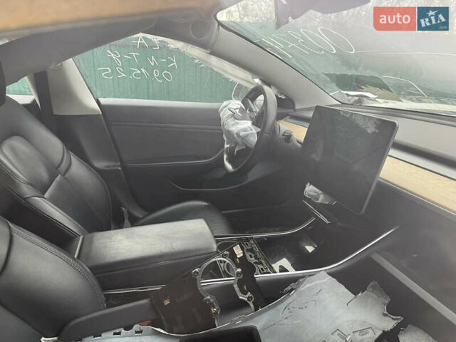Білий Тесла Модель 3, об'ємом двигуна 0 л та пробігом 245 тис. км за 9999 $, фото 6 на Automoto.ua