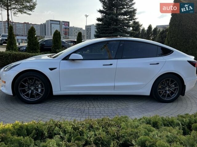 Белый Тесла Модель 3, объемом двигателя 0 л и пробегом 116 тыс. км за 16300 $, фото 3 на Automoto.ua