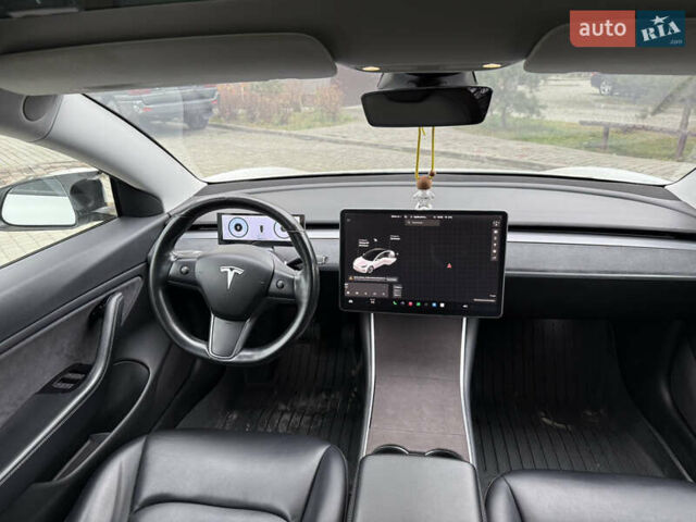 Белый Тесла Модель 3, объемом двигателя 0 л и пробегом 198 тыс. км за 14900 $, фото 13 на Automoto.ua