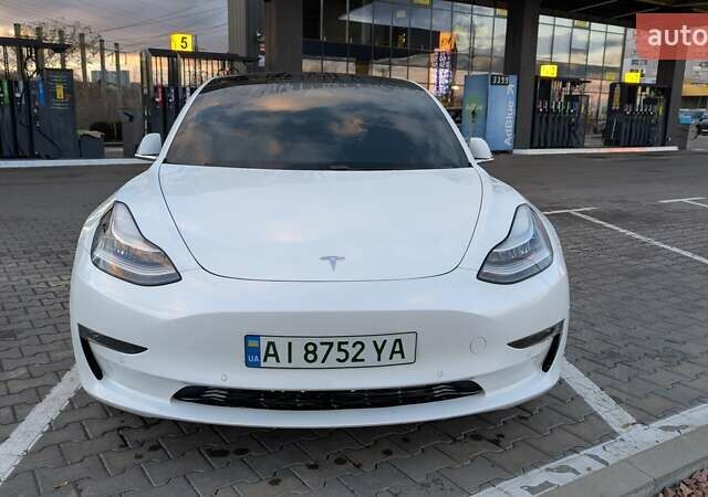 Білий Тесла Модель 3, об'ємом двигуна 0 л та пробігом 143 тис. км за 16700 $, фото 9 на Automoto.ua