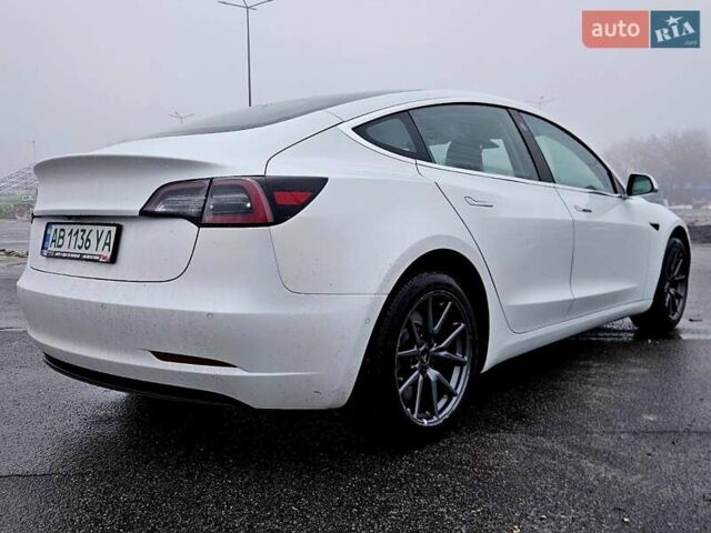 Белый Тесла Модель 3, объемом двигателя 0 л и пробегом 100 тыс. км за 14900 $, фото 6 на Automoto.ua