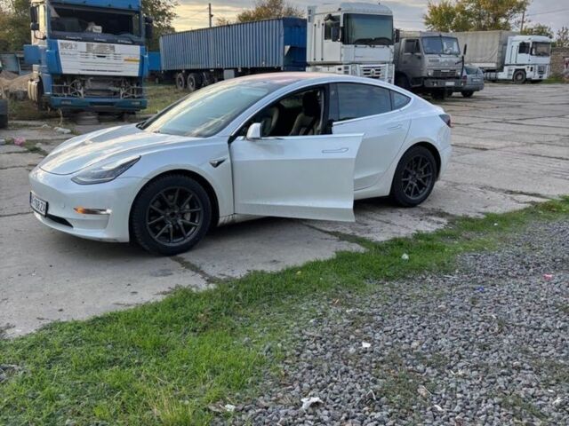Білий Тесла Модель 3, об'ємом двигуна 0 л та пробігом 169 тис. км за 19000 $, фото 4 на Automoto.ua