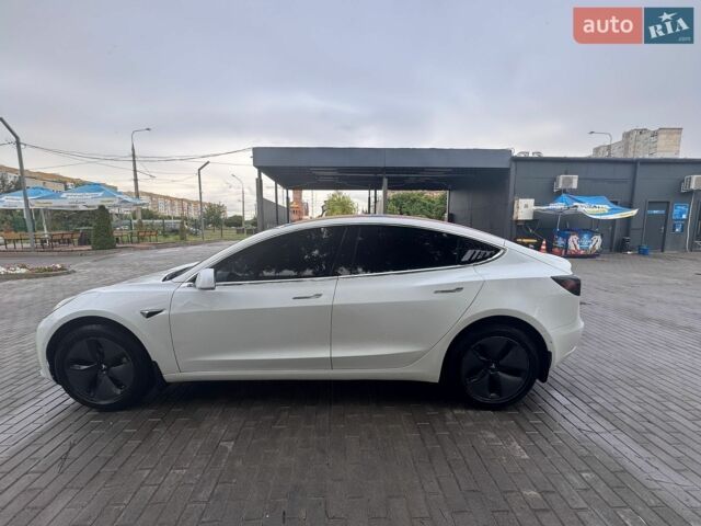 Белый Тесла Модель 3, объемом двигателя 0 л и пробегом 90 тыс. км за 17300 $, фото 2 на Automoto.ua