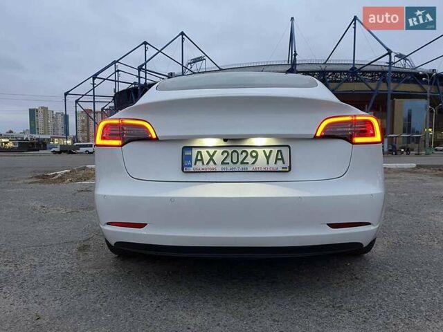 Белый Тесла Модель 3, объемом двигателя 0 л и пробегом 128 тыс. км за 16999 $, фото 20 на Automoto.ua
