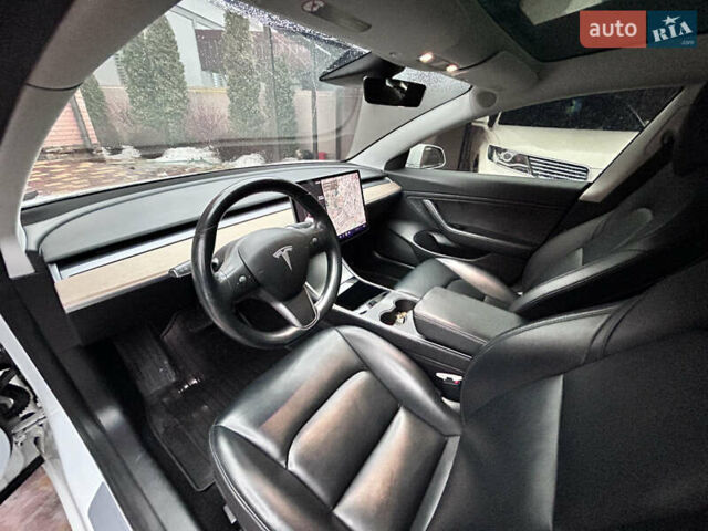 Білий Тесла Модель 3, об'ємом двигуна 0 л та пробігом 149 тис. км за 16900 $, фото 10 на Automoto.ua