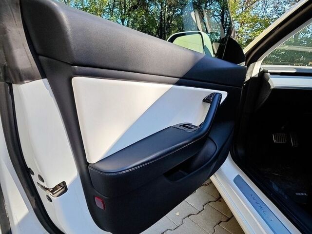 Білий Тесла Модель 3, об'ємом двигуна 0 л та пробігом 233 тис. км за 16800 $, фото 29 на Automoto.ua