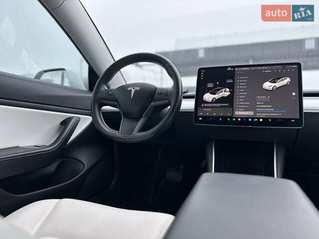 Білий Тесла Модель 3, об'ємом двигуна 0 л та пробігом 118 тис. км за 14999 $, фото 89 на Automoto.ua