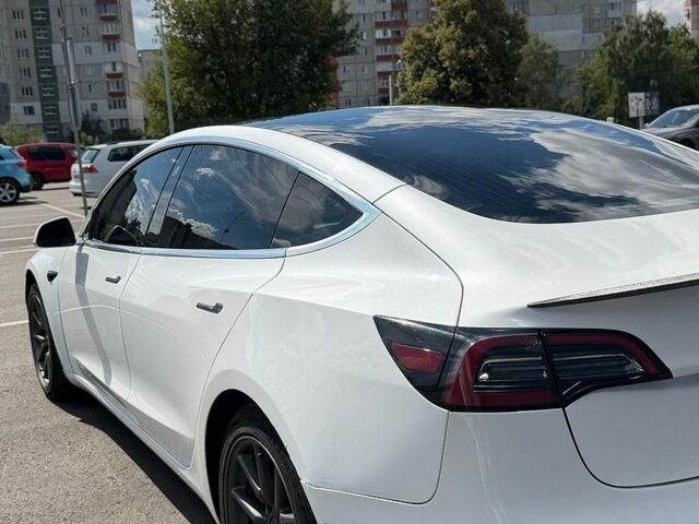 Белый Тесла Модель 3, объемом двигателя 0 л и пробегом 222 тыс. км за 16400 $, фото 8 на Automoto.ua