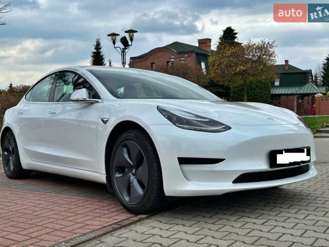 Білий Тесла Модель 3, об'ємом двигуна 0 л та пробігом 150 тис. км за 25700 $, фото 1 на Automoto.ua