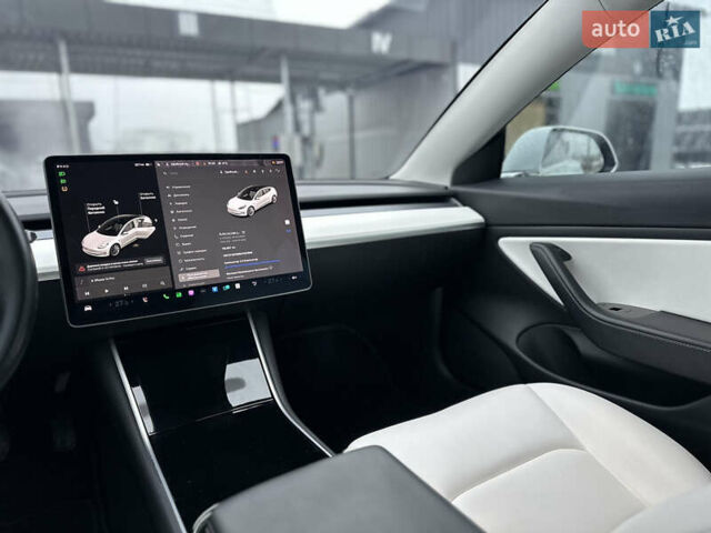 Білий Тесла Модель 3, об'ємом двигуна 0 л та пробігом 118 тис. км за 14999 $, фото 88 на Automoto.ua