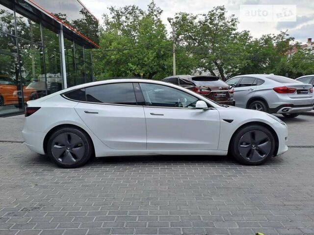 Белый Тесла Модель 3, объемом двигателя 0 л и пробегом 75 тыс. км за 16900 $, фото 2 на Automoto.ua