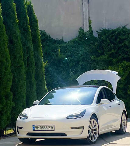 Білий Тесла Модель 3, об'ємом двигуна 0 л та пробігом 140 тис. км за 15600 $, фото 3 на Automoto.ua