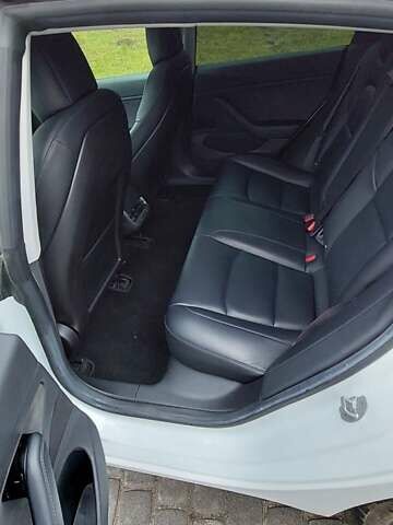 Белый Тесла Модель 3, объемом двигателя 0 л и пробегом 123 тыс. км за 17300 $, фото 11 на Automoto.ua