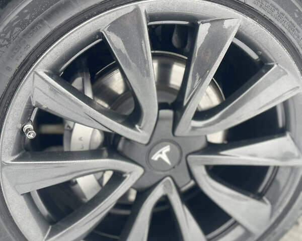 Белый Тесла Модель 3, объемом двигателя 0 л и пробегом 105 тыс. км за 19999 $, фото 14 на Automoto.ua