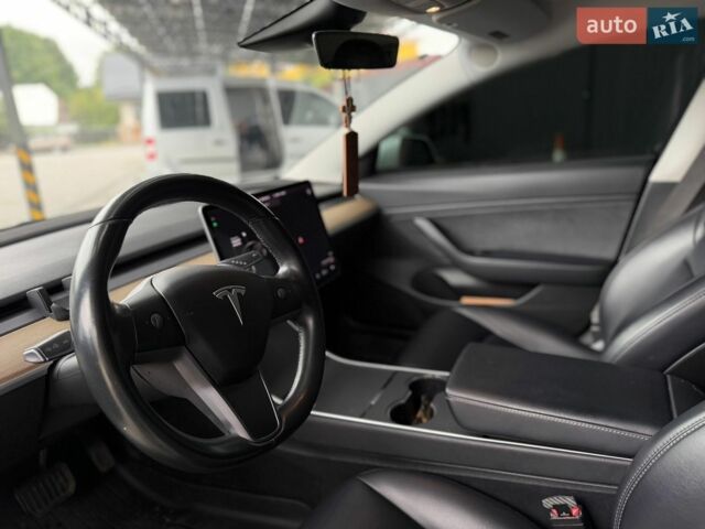 Білий Тесла Модель 3, об'ємом двигуна 0 л та пробігом 157 тис. км за 18500 $, фото 14 на Automoto.ua