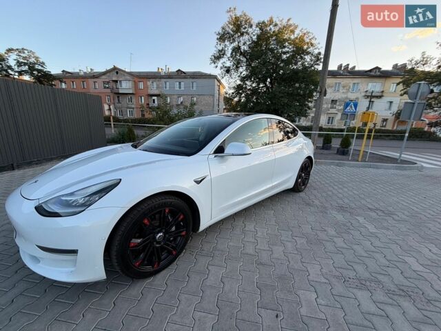Белый Тесла Модель 3, объемом двигателя 0 л и пробегом 240 тыс. км за 18000 $, фото 13 на Automoto.ua