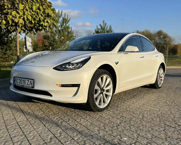 Белый Тесла Модель 3, объемом двигателя 0 л и пробегом 78 тыс. км за 27300 $, фото 6 на Automoto.ua