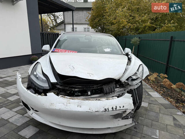 Білий Тесла Модель 3, об'ємом двигуна 0 л та пробігом 245 тис. км за 9999 $, фото 1 на Automoto.ua