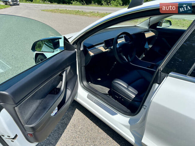 Тесла Модель 3 2018 у Александрие на Automoto.ua Білий Тесла Модель 3, об'ємом двигуна 0 л та пробігом 160 тис. км за 18600 $, фото 9 на Automoto.ua