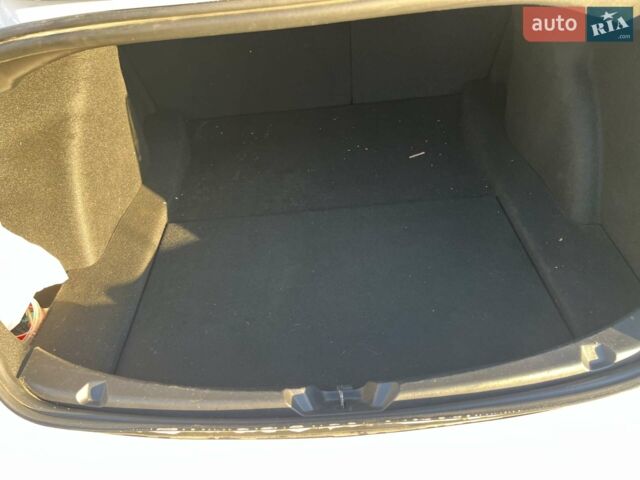 Білий Тесла Модель 3, об'ємом двигуна 0 л та пробігом 122 тис. км за 17000 $, фото 10 на Automoto.ua