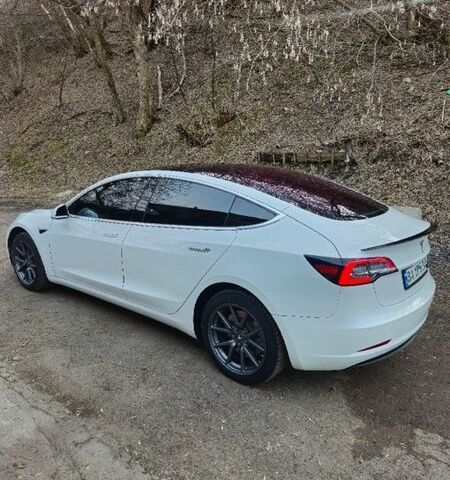 Білий Тесла Модель 3, об'ємом двигуна 0 л та пробігом 160 тис. км за 17000 $, фото 8 на Automoto.ua