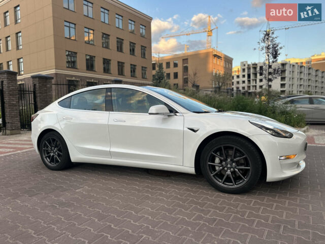 Белый Тесла Модель 3, объемом двигателя 0 л и пробегом 155 тыс. км за 17000 $, фото 6 на Automoto.ua