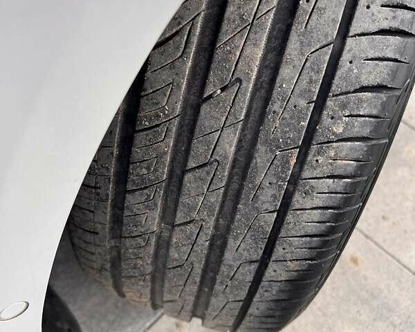 Белый Тесла Модель 3, объемом двигателя 0 л и пробегом 132 тыс. км за 20100 $, фото 30 на Automoto.ua