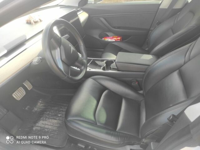 Білий Тесла Модель 3, об'ємом двигуна 0 л та пробігом 51 тис. км за 18500 $, фото 9 на Automoto.ua