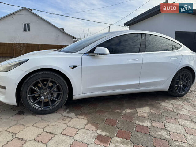 Белый Тесла Модель 3, объемом двигателя 0 л и пробегом 166 тыс. км за 15350 $, фото 5 на Automoto.ua
