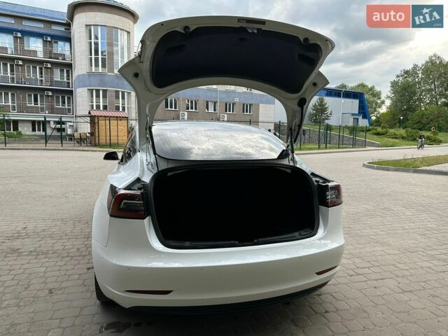 Білий Тесла Модель 3, об'ємом двигуна 0 л та пробігом 106 тис. км за 18000 $, фото 9 на Automoto.ua