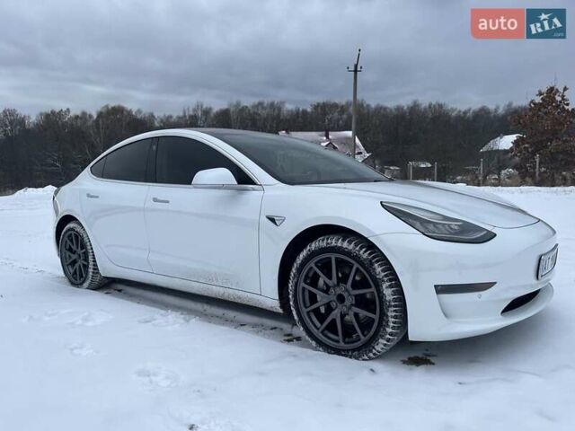 Белый Тесла Модель 3, объемом двигателя 0 л и пробегом 108 тыс. км за 23000 $, фото 2 на Automoto.ua