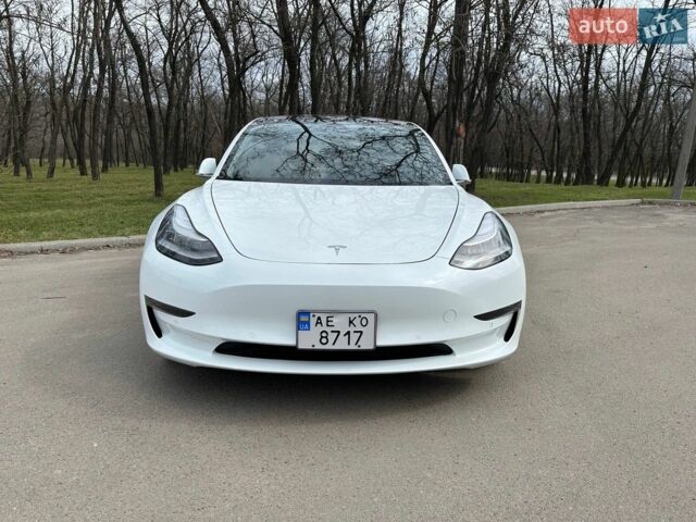 Белый Тесла Модель 3, объемом двигателя 0 л и пробегом 67 тыс. км за 18000 $, фото 2 на Automoto.ua