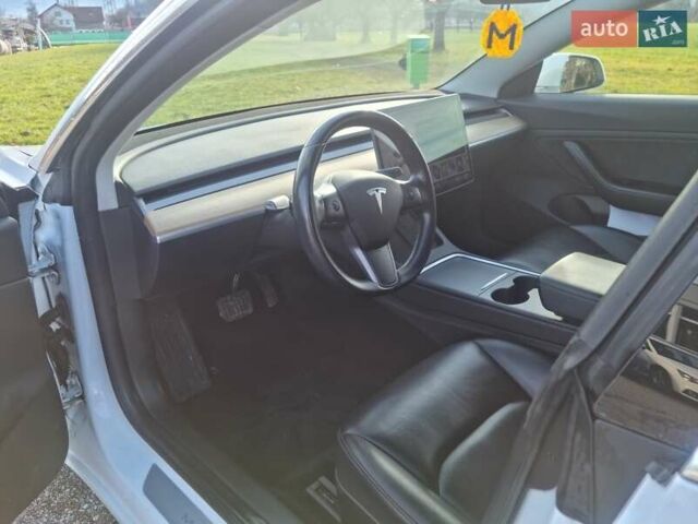 Білий Тесла Модель 3, об'ємом двигуна 0 л та пробігом 150 тис. км за 17500 $, фото 5 на Automoto.ua