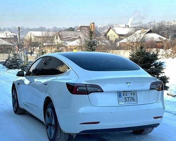 Білий Тесла Модель 3, об'ємом двигуна 0 л та пробігом 101 тис. км за 15700 $, фото 2 на Automoto.ua